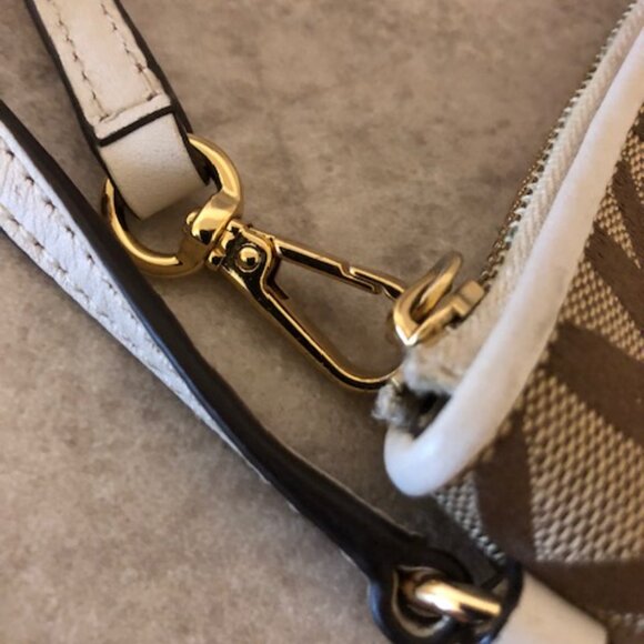 Michael Kors monogrammed wristlet EUC - Picture 4 of 14